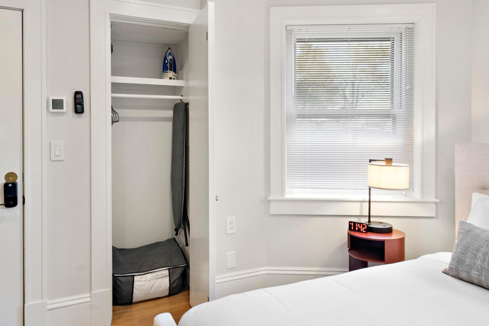 Charlesgate Suites ボストン エクステリア 写真